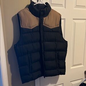 Arizona Jean Company Black and Tan Puffer Vest